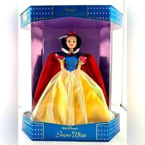 Disney Snow White Classic Doll Collection